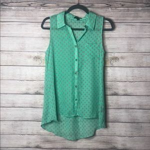 Monteau blue polka dot button down tank